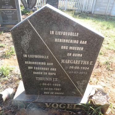 VOGEL Theunis J.T. 1925-1997 & Margaretha E. 1924-2012