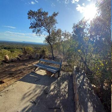 Limpopo, BELA BELA district, Mabalingwe Nature Reserve_1, Memorial plaque at Verlowings lookout