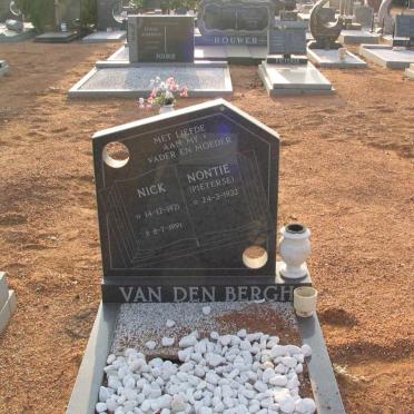 BERG Nick, van den 1921-1991 &amp; Nontie PIETERSE 1932-