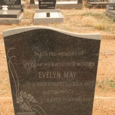 SMIT Evelyn May nee ROBERTS 1921-1977