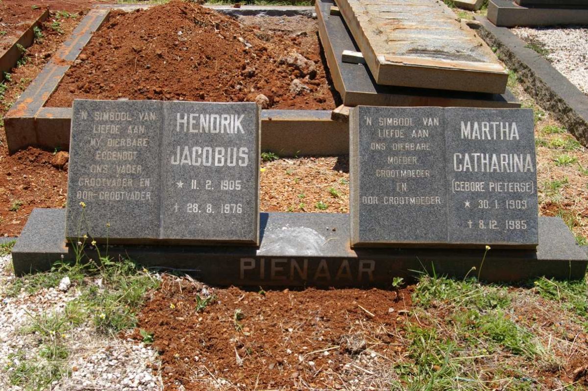 PIENAAR Hendrik Jacobus 1905-1976 & Martha Catharina PIETERSE 1909-1985