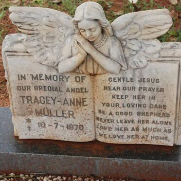 MÜLLER Tracey-Anne 1970-1970