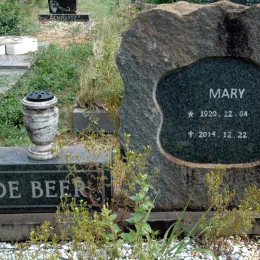 BEER Mary, de 1920-2014