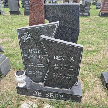 BEER Justin Neveling, de 1997-2014 & Benita 1944-2004