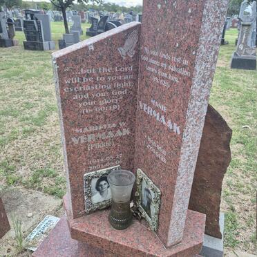 VERMAAK Manie 1940-2003 & Marietta W. 1944-2001 _1