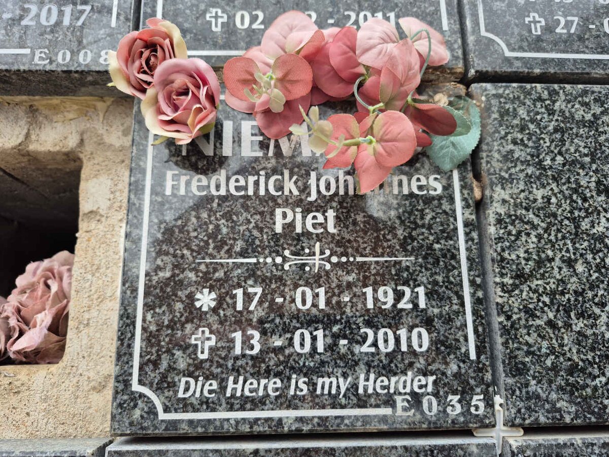 NIEMAND Frederick Johannes 1921-2010 