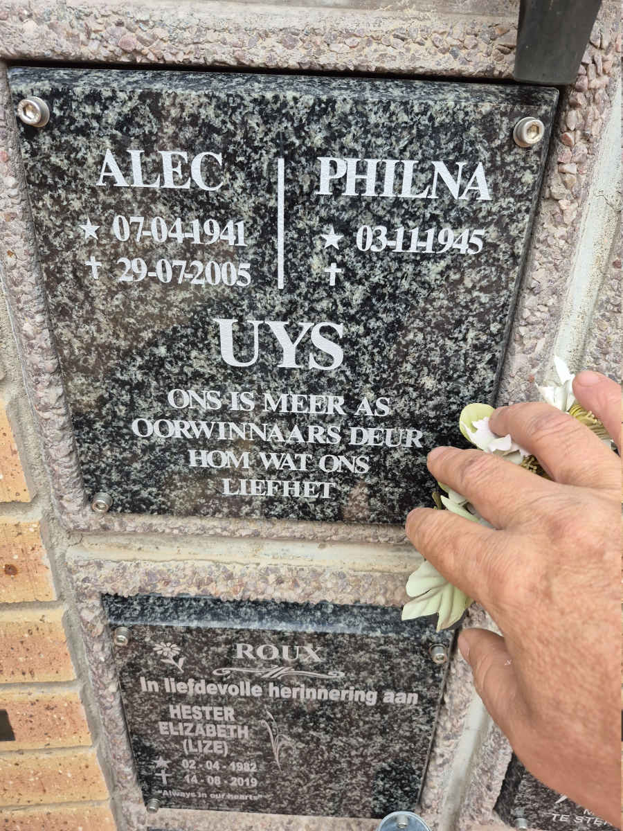 UYS Alec 1941-2005 & Philna 1945-