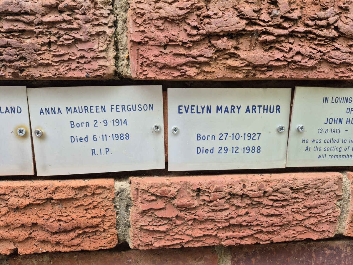 FERGUSON Anna Maureen 1914-1988 :: ARTHUR Evelyn Mary 1927-1988