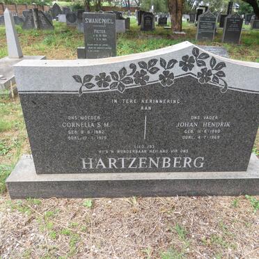 HARTZENBERG Johan Hendrik 1880-1969 & Cornelia S.M. 1882-1979