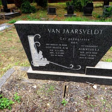 JAARSVELDT Albertus S.J., van 1905-1971 & Gertruida A.M. 1905-1982
