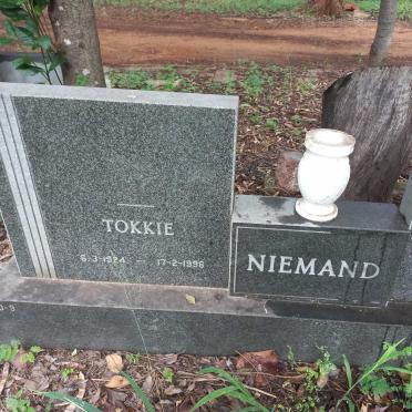 NIEMAND Tokkie 1924-1996