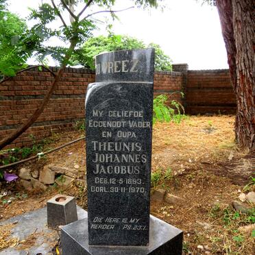 PREEZ Theunis Johannes Jacobus, du 1893-1970 & Johanna Magrita nee VAN JAARSVELD 1910-2001_1