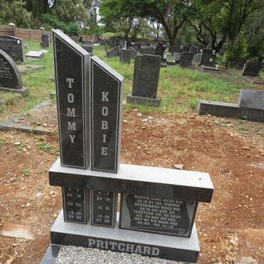 PRITCHARD Tommy 1934-2006 & Kobie 1937-2025