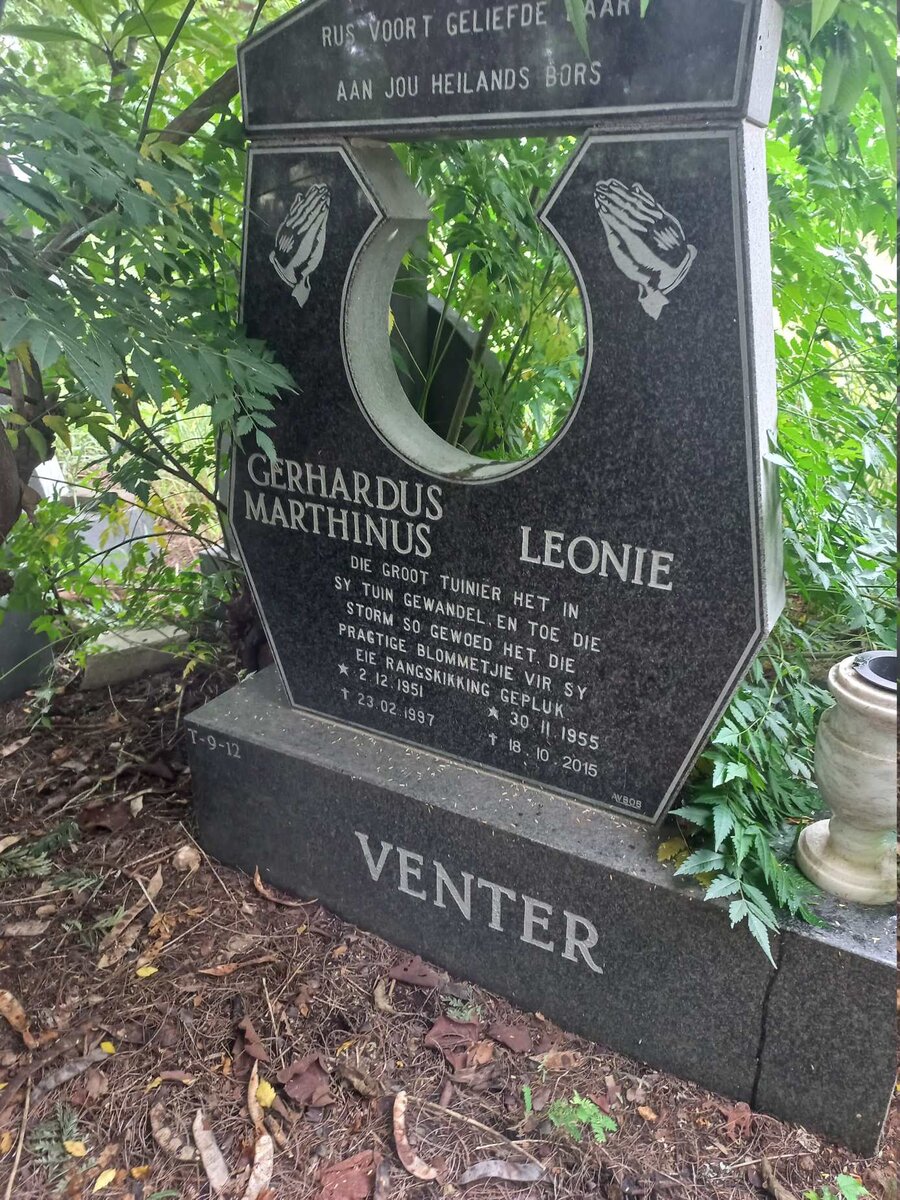 VENTER Gerhardus Marthinus 1951-1997 & Leonie 1955-2015