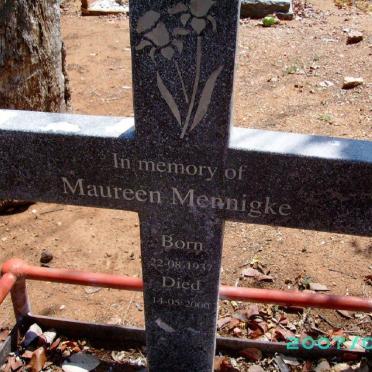 MENNIGKE Maureen 1937-2000