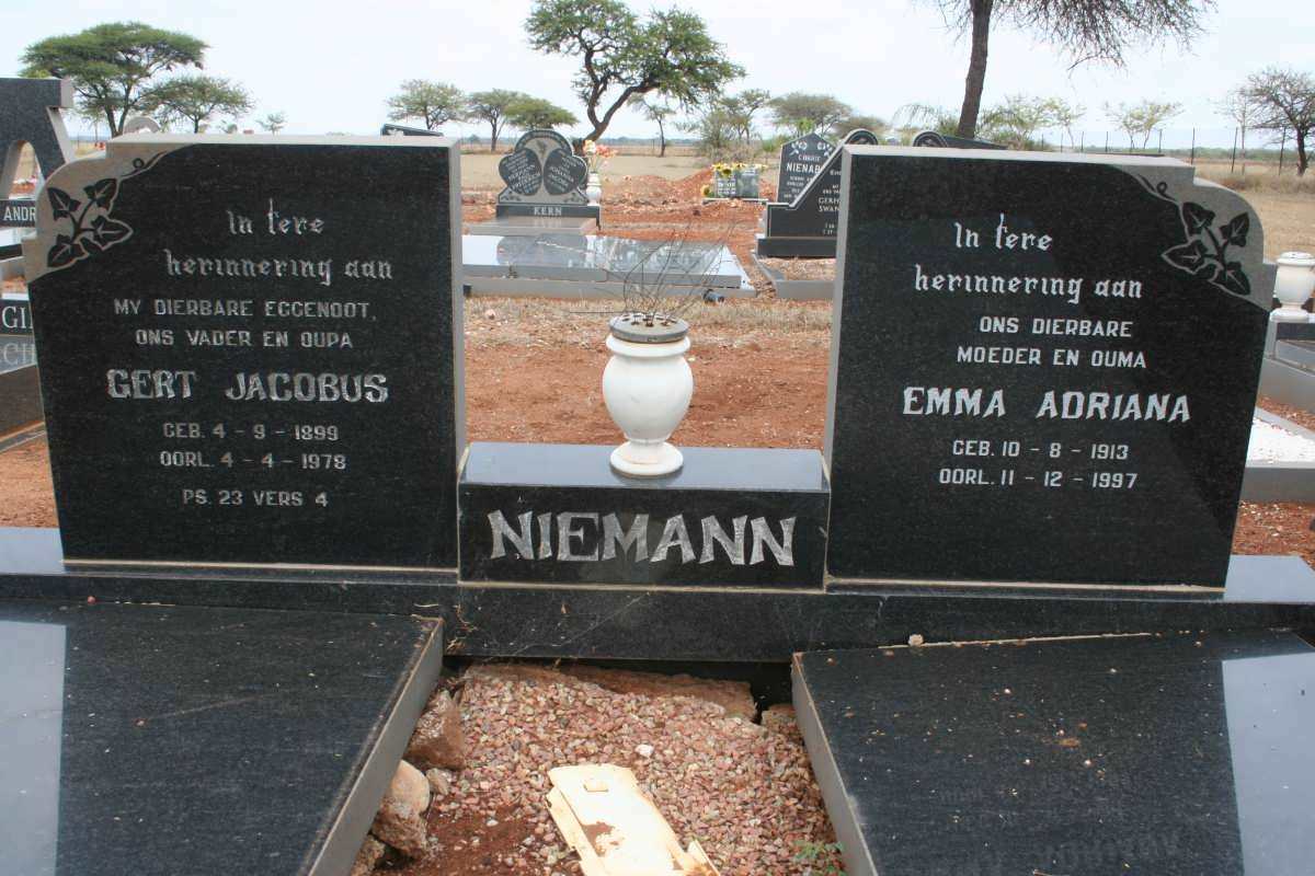 NIEMANN Gert Jacobus 1899-1978 & Emma Adriana 1913-1997