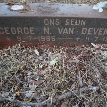 DEVENTER George N., van 1985-1985