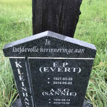 KLEINHANS E.P. 1927-2014 &amp; A.S.G. 1932-2019