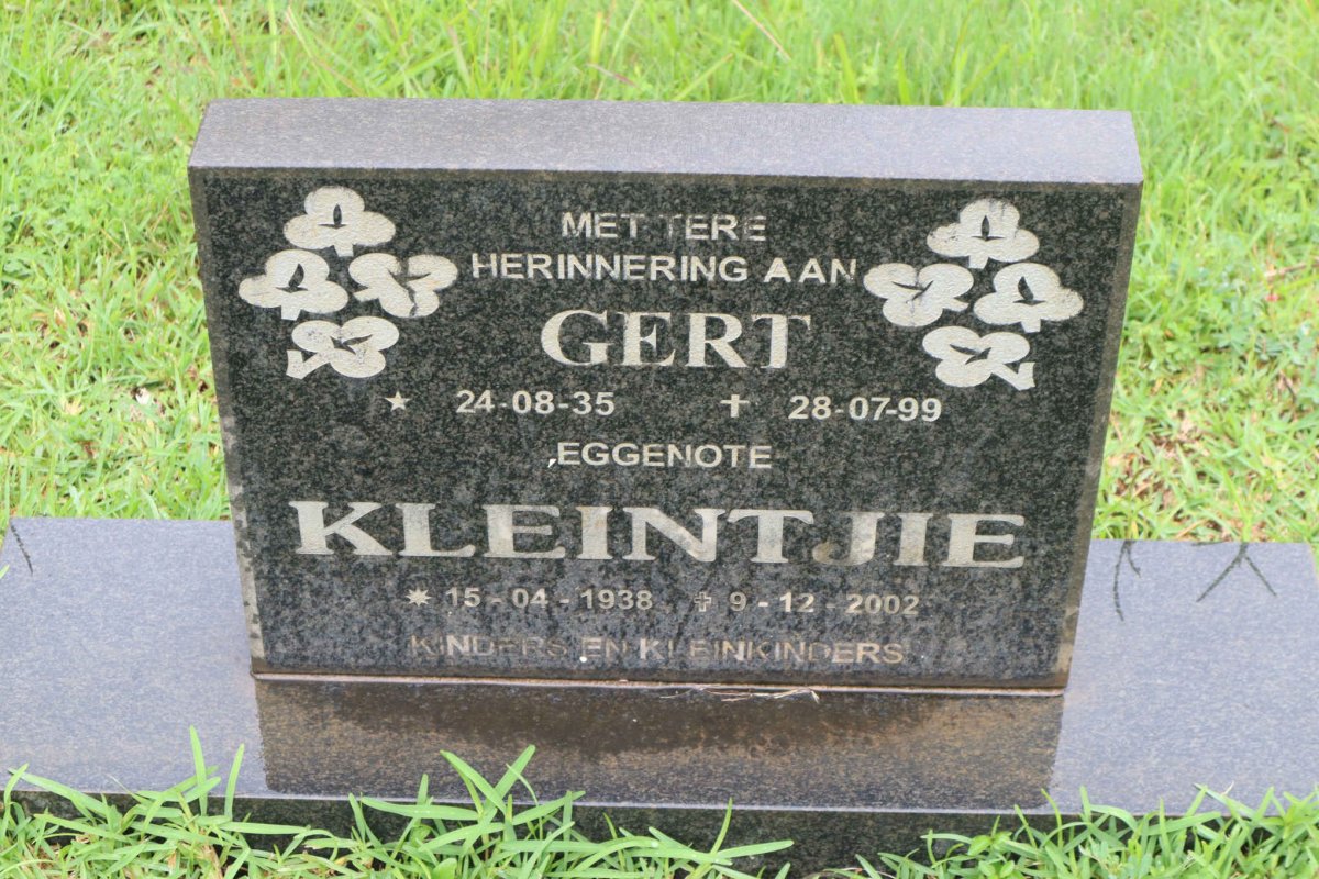 ROOS Gert 1935-1999 & Kleintjie 1938-2002