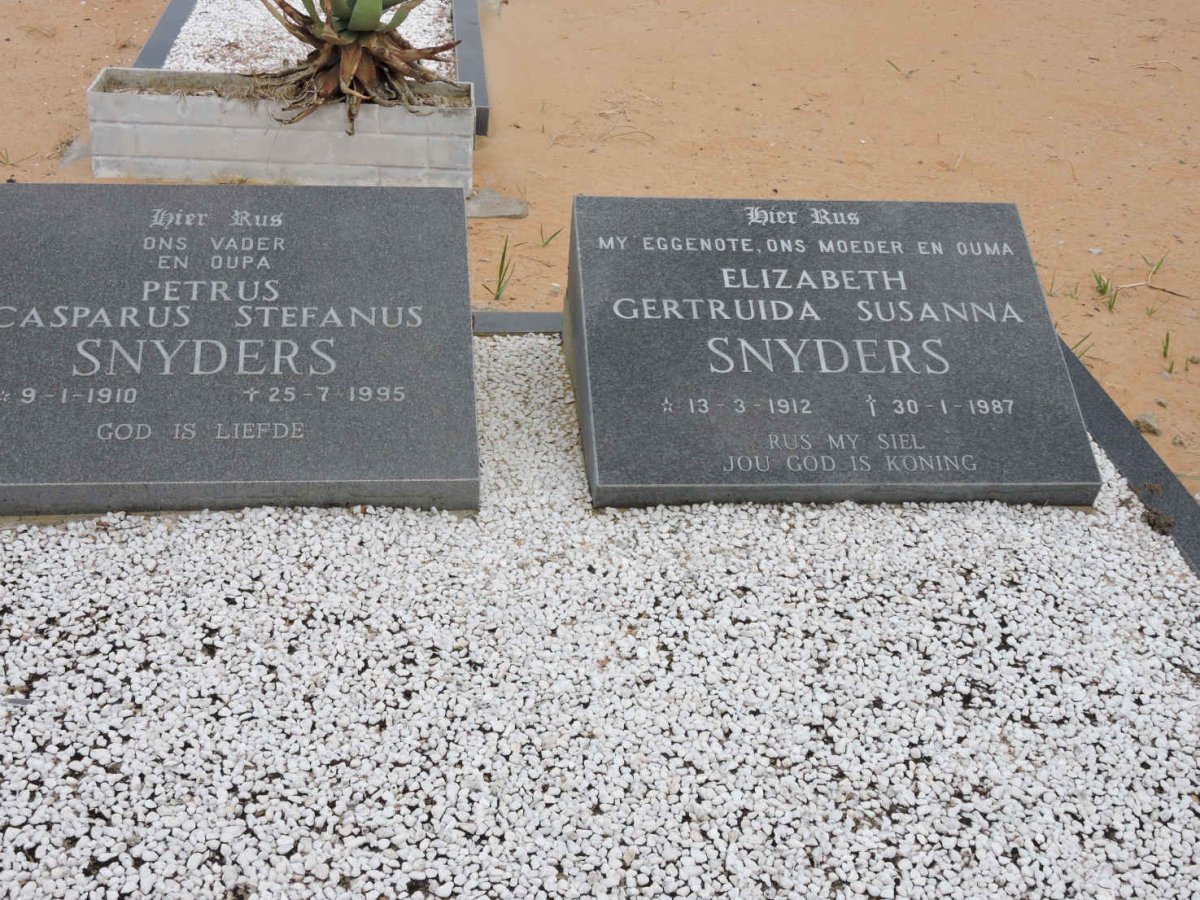SNYDERS Petrus Casparus Stefanus 1910-1995 & Elizabeth Gertruida Susanna 1912-1987