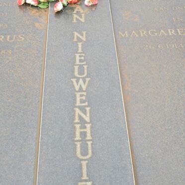 NIEUWENHUIZEN Hendrik Petrus, van 1906-1988 &amp; Margaret Magnolia 1914-1994