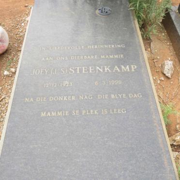 STEENKAMP J.S. 1923-1998