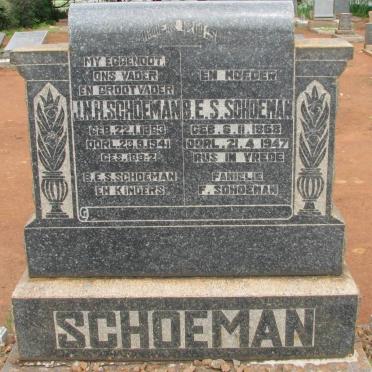 SCHOEMAN J.N.H. 1863-1941 &amp; B.E.S. 1868-1947