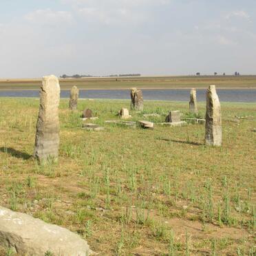 Mpumalanga, BALFOUR district, Vaaldam, Leeuwfontein 495, farm cemetery