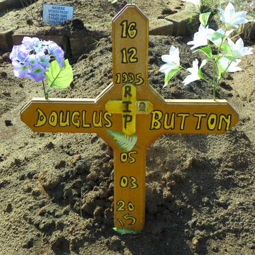 BUTTON Douglas 1995-2015