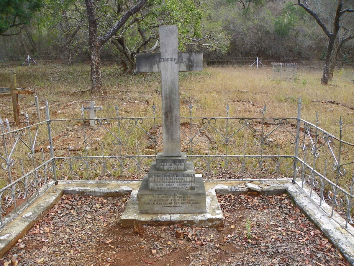 HOLDEN James -1904 :: MILLS Geoffrey Daniel Spurrell -1904