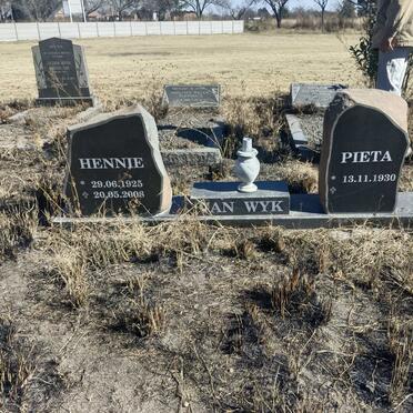 WYK Hennie, van 1925-2008 & Pieta 1930-