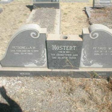 MOSTERT Petrus 1884-1964 &amp; Petronella H. TERBLANCE 1892-1985