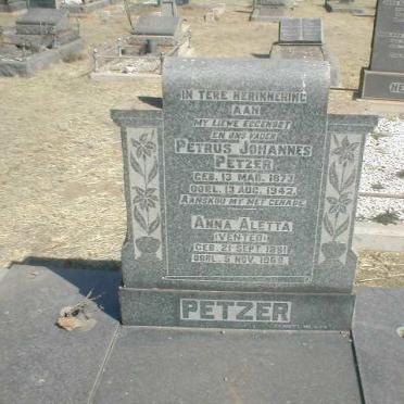 PETZER Petrus Johannes 1873-1942 &amp; Anna Aletta VENTER 1881-1968