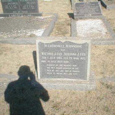 UYS Matthys J. 1864-1952 &amp; Susanna J. 1879-