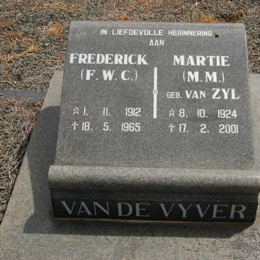 VYVER F.W.C., van der 1912-1965 &amp; M.M. VAN ZYL 1924-2001