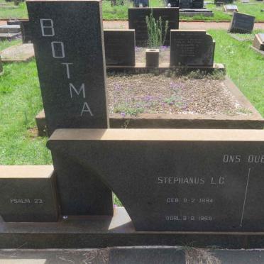 BOTMA Stephanus L.C. 1894-1965 &amp; Aletta M.E. 1897-1966