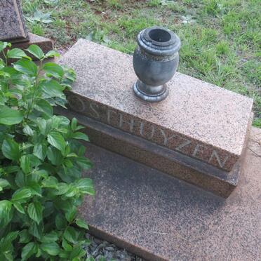 OOSTHUYZEN Kobus 1943-1985