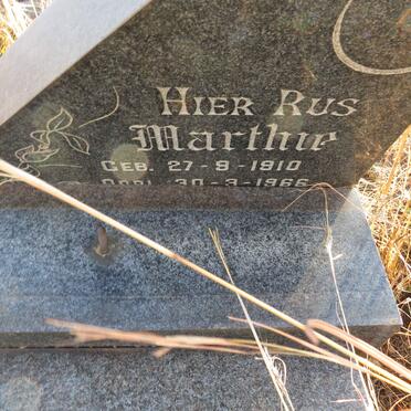 ? Lukas 1905-1971 & Marthie 1910-1966_2