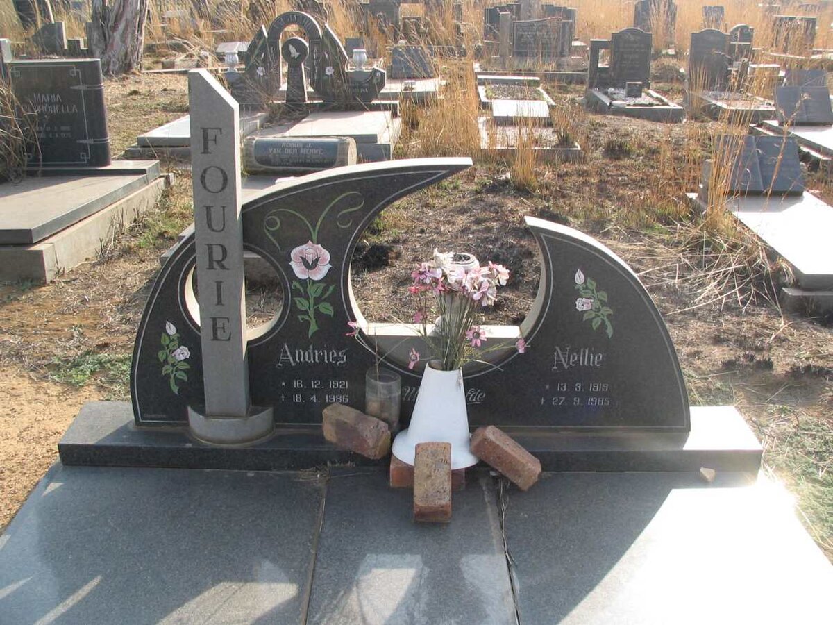 FOURIE Andries 1921-1986 &amp; Nellie 1919-1985