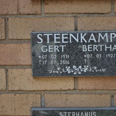 STEENKAMP Gert 1931-2016 &amp; Bertha 1927-