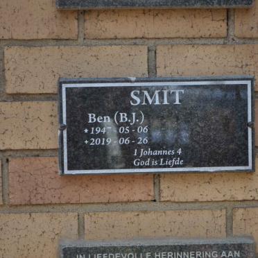 SMIT B.J. 1947-2019