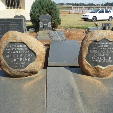 GROBLER Hendrik Michael 1910-1984 &amp; Cornelia Susanna Catharina TAUTE 1913-