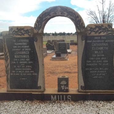MILLS Johannes Marthinus 1881-1954 &amp; Catharina Elizabeth BOTHA 1883-1959