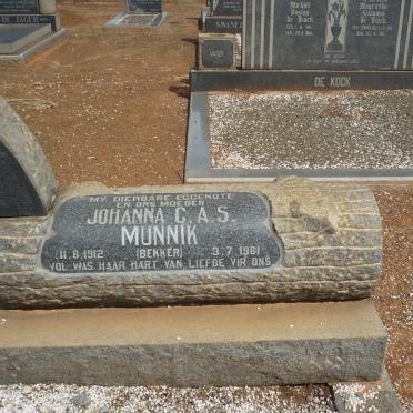 MUNNIK Esias Engelbertus 1913-1984 &amp; Johanna C.A.S. BEKKER 1912-1961