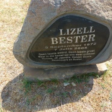 BESTER Lizell 1972-2005