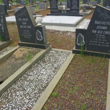 LINDE Carl August Louis, van der 1896-1974 &amp; Margaretha Johanna nee BOTHMA 1905-1979 #1
