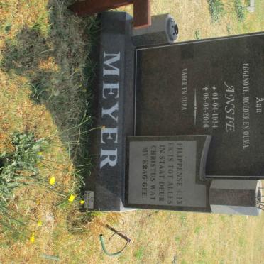 MEYER Ansie 1934-2006