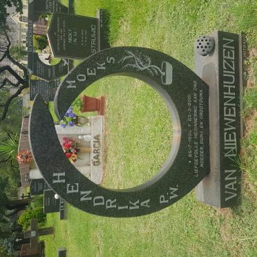 NIEWENHUIZEN Hendrika P.W., van 1930-2001