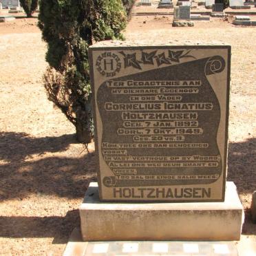 HOLTZHAUSEN Cornelius Ignatius 1892-1949 & Maria A.E. nee GOUWS 1894-1963 #1