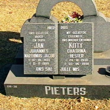 PIETERS Johannes Marthinus Jacob 1933-1999 &amp; Chatrina Hester 1930-1998